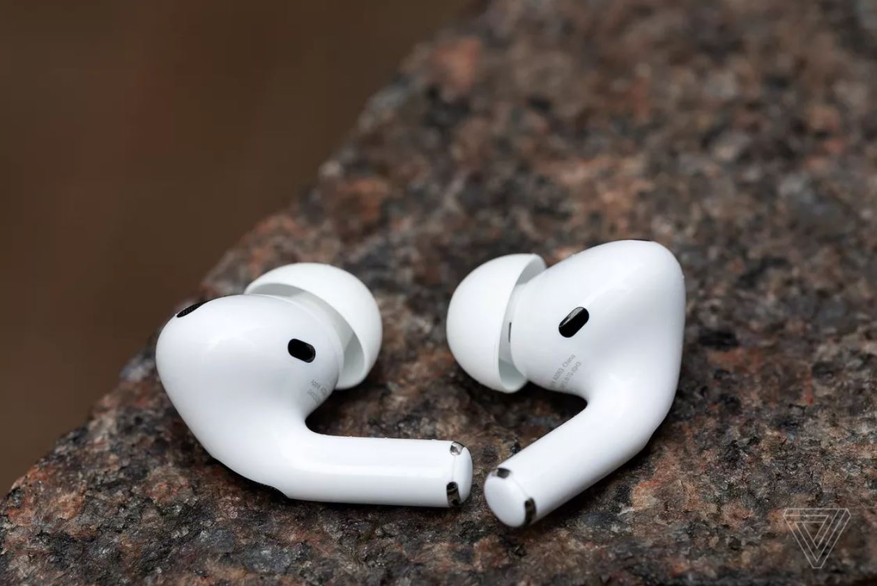 苹果的AirPods Pro蓝牙耳机6