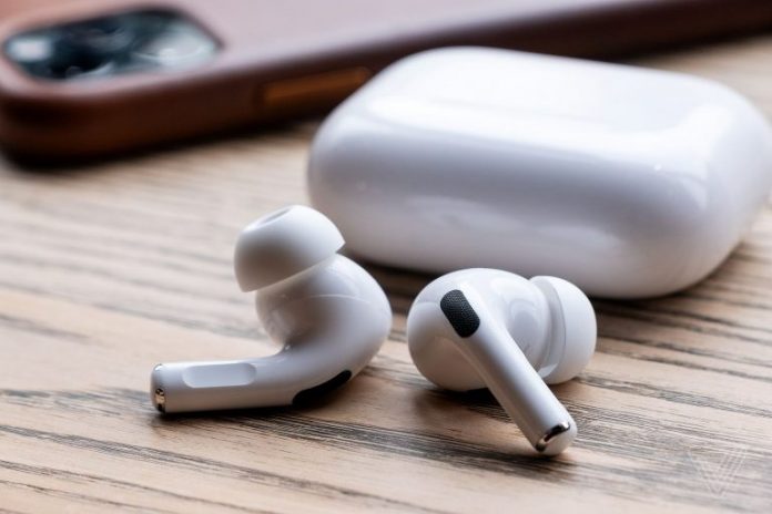 苹果的AirPods Pro蓝牙耳机1